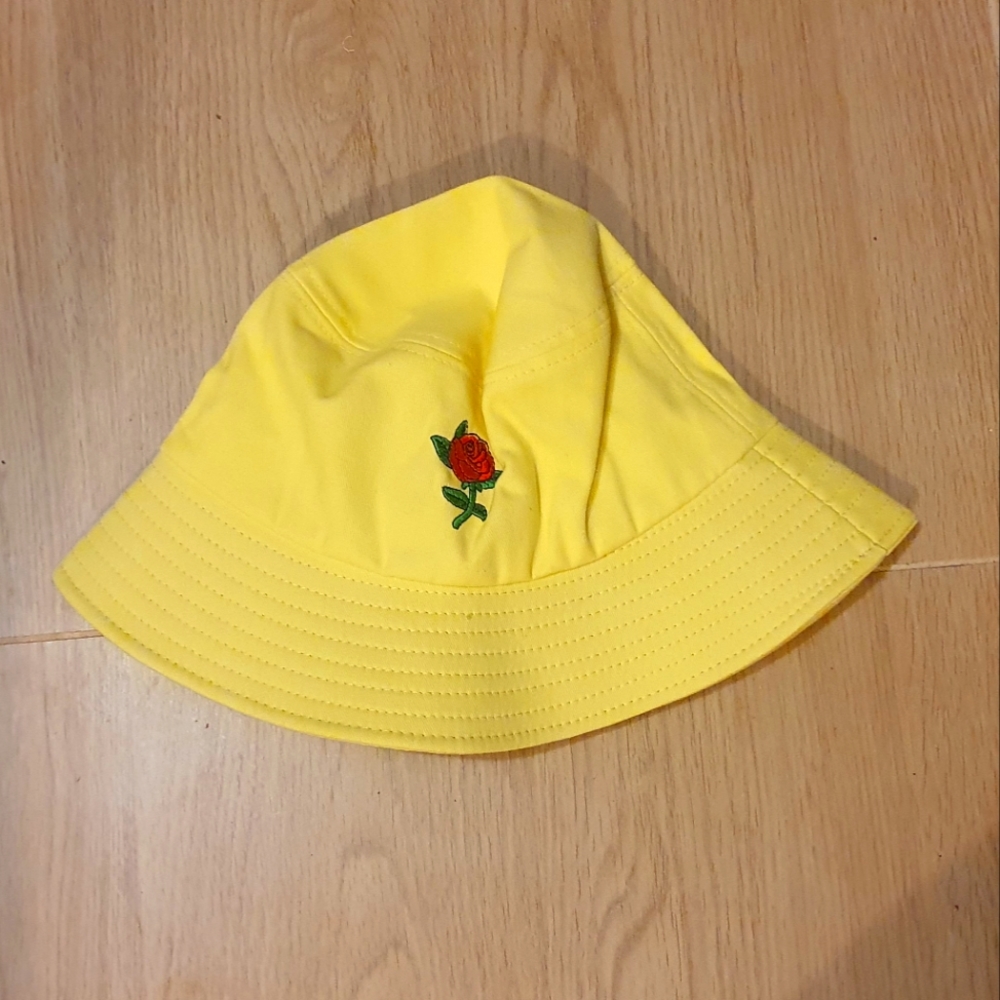 Bucket hat